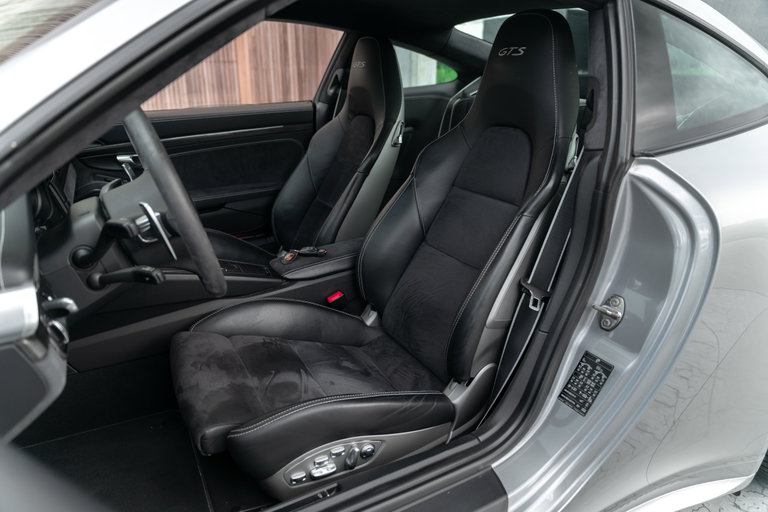Porsche 991 Carrera 4 GTS
