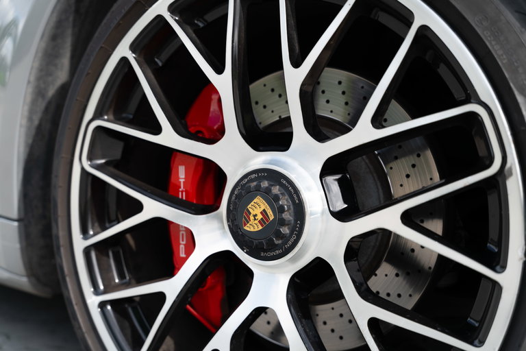 Porsche 991 Carrera 4 GTS