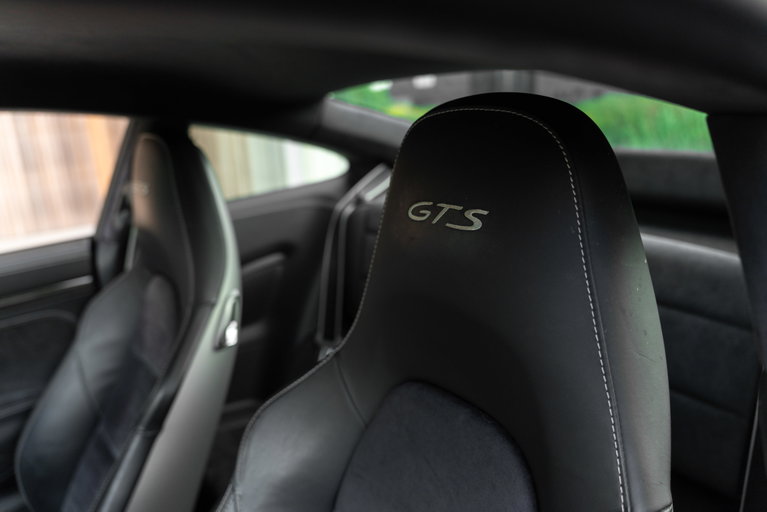 Porsche 991 Carrera 4 GTS