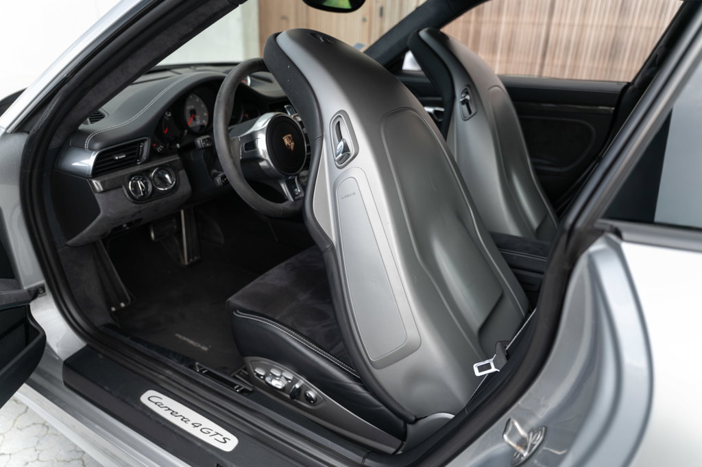 Porsche 991 Carrera 4 GTS
