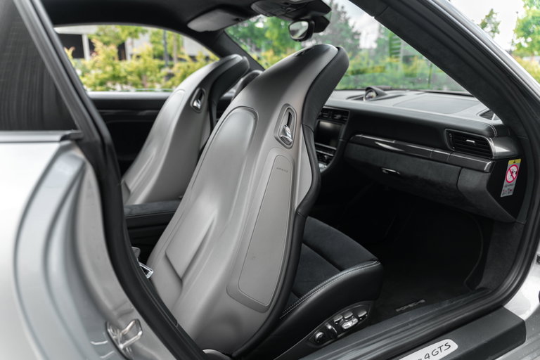 Porsche 991 Carrera 4 GTS