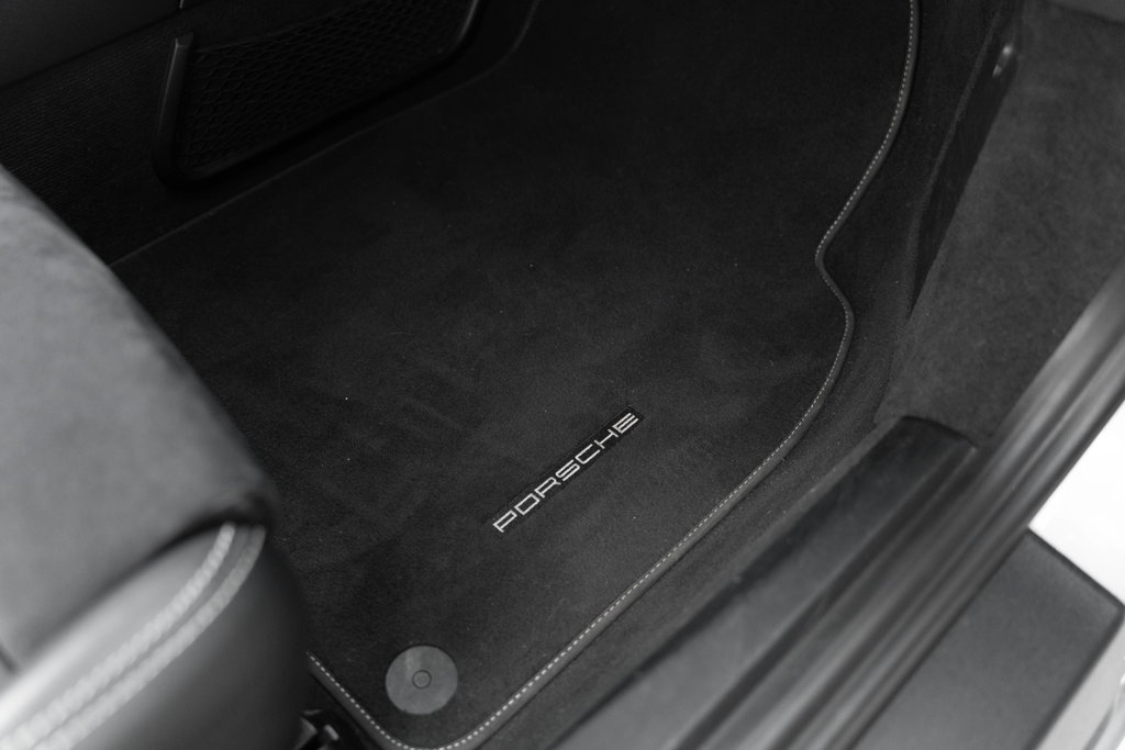 Porsche 991 Carrera 4 GTS