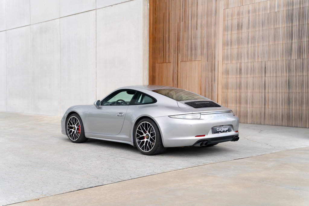 Porsche 991 Carrera 4 GTS
