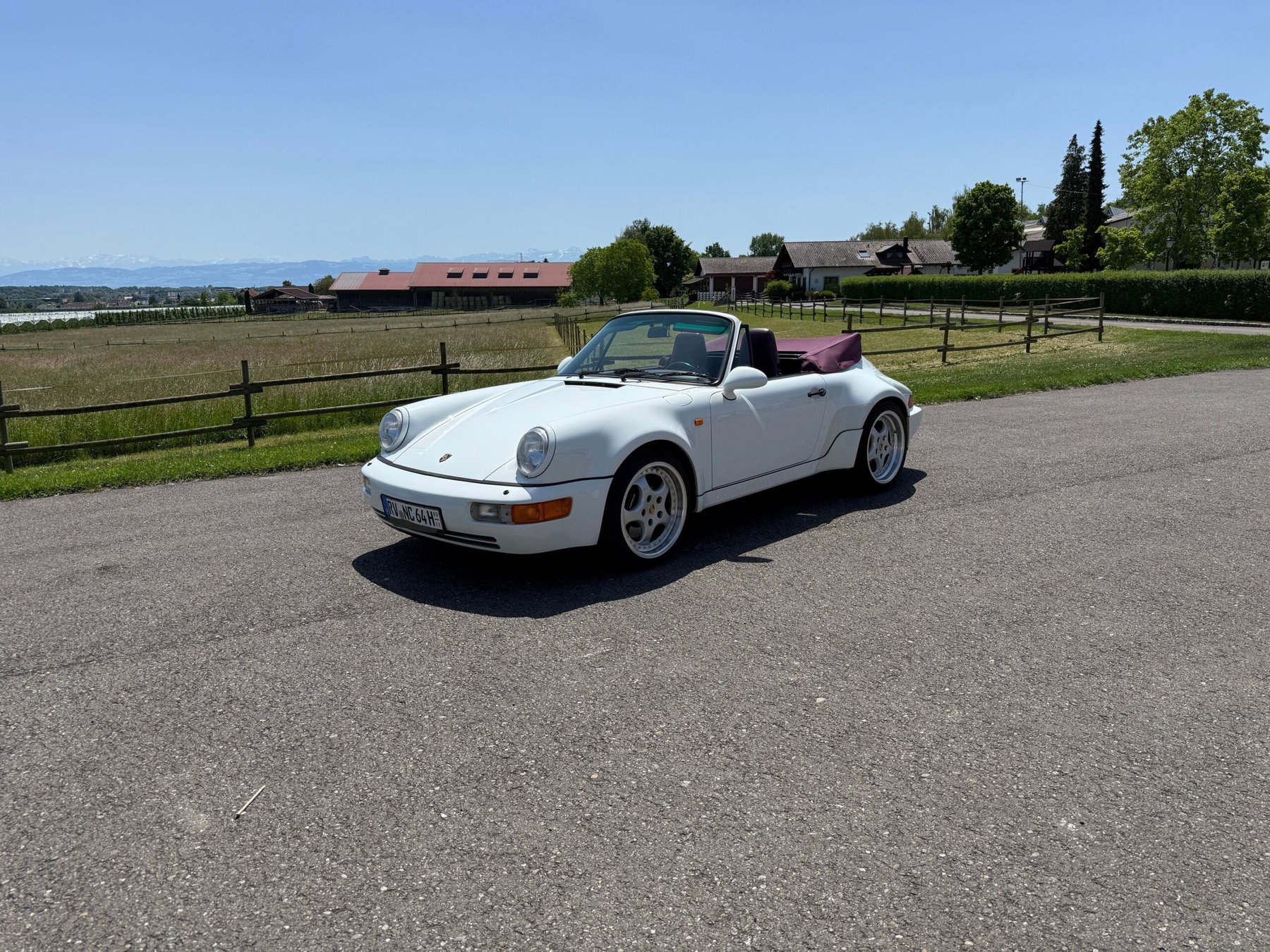 Porsche in Grandprix White 92R - Color Overview - elferspot.com