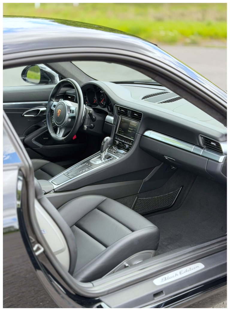 Porsche 991 Carrera Black Edition