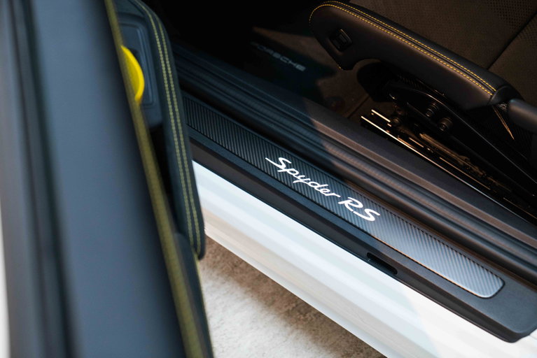 Porsche 718 Spyder RS