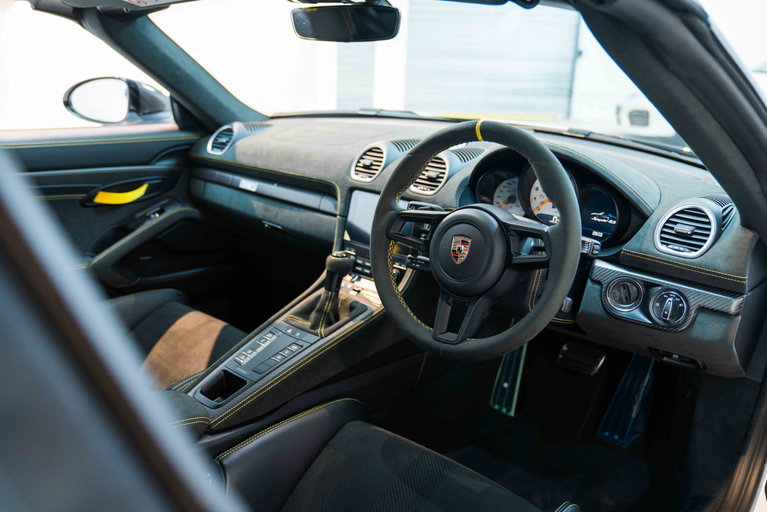 Porsche 718 Spyder RS
