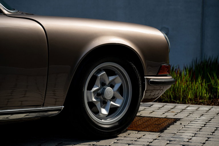 Porsche 911 T