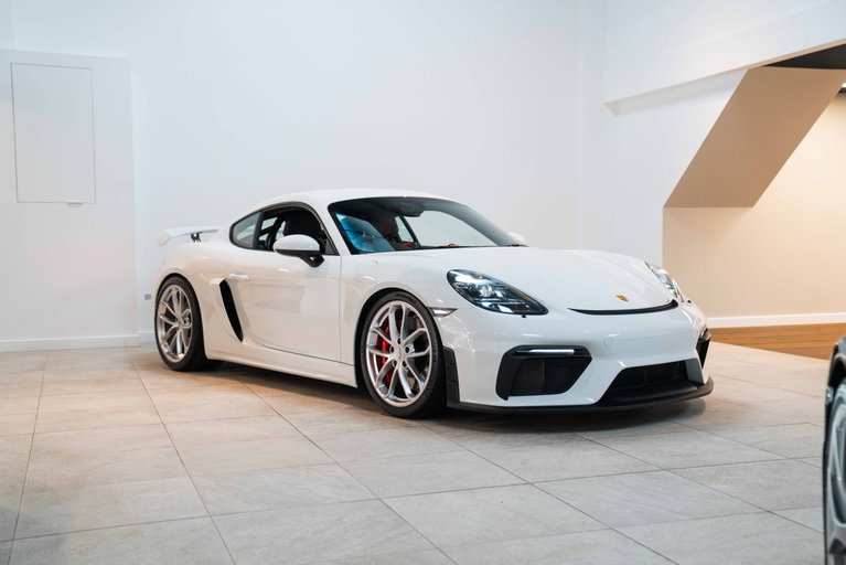 Porsche 718 Cayman GT4