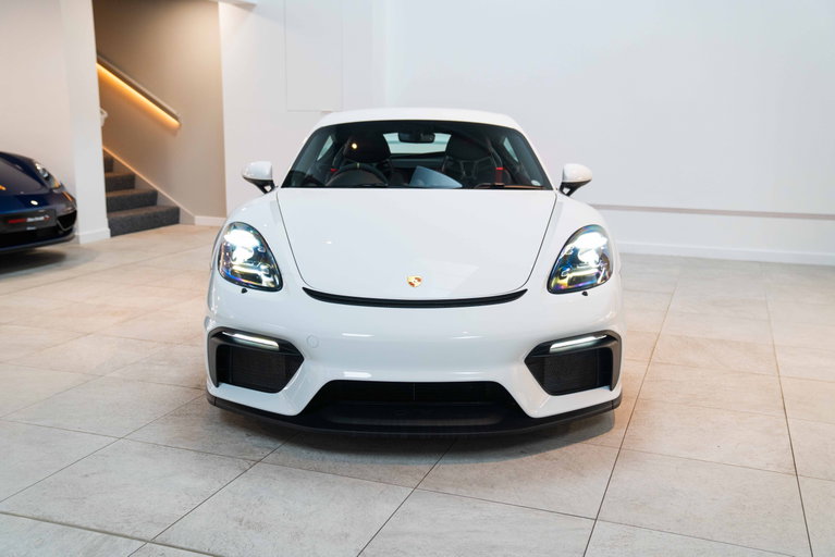 Porsche 718 Cayman GT4