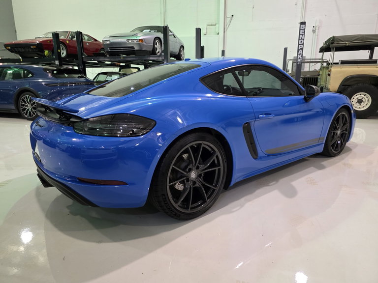 Porsche 718 Cayman