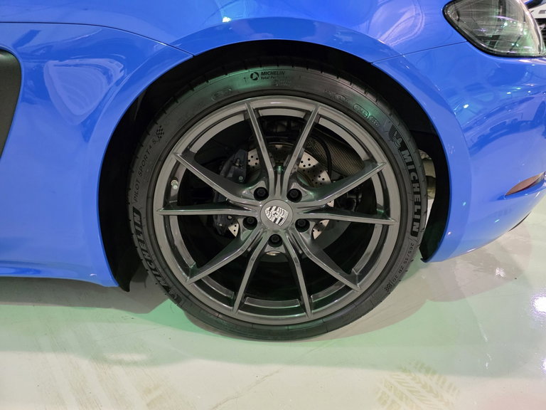 Porsche 718 Cayman