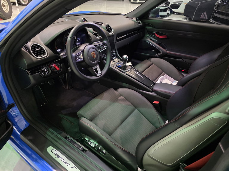 Porsche 718 Cayman