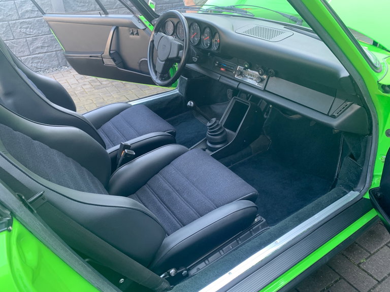 Porsche 911 Carrera 2.7