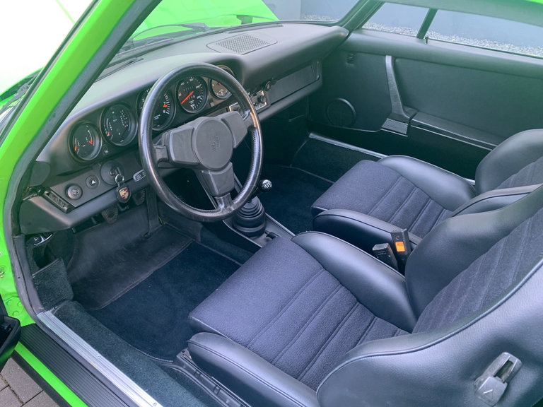Porsche 911 Carrera 2.7