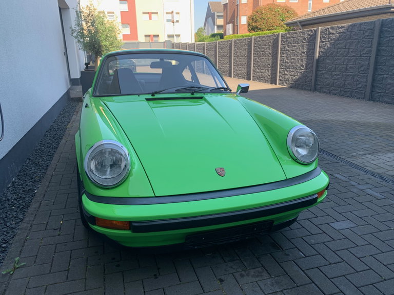 Porsche 911 Carrera 2.7