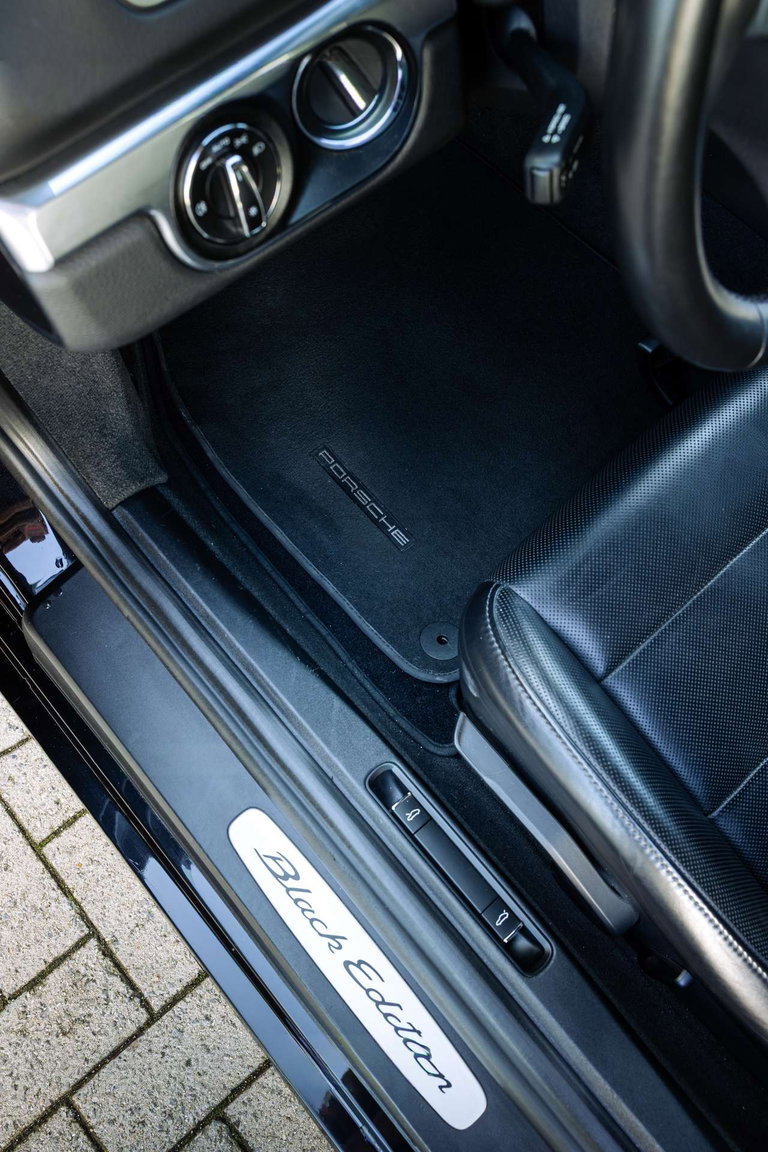 Porsche 981 Boxster Black Edition