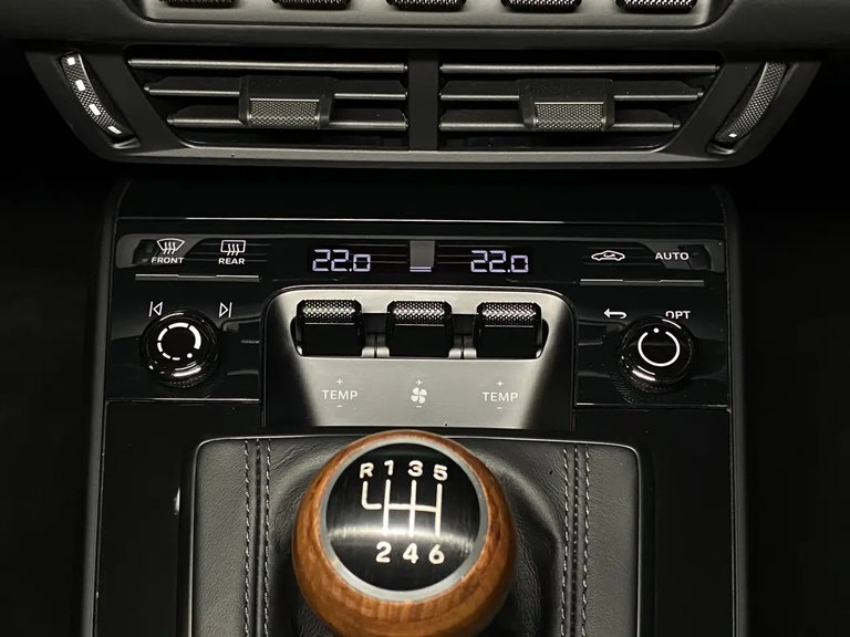 Porsche 992.2 Carrera T