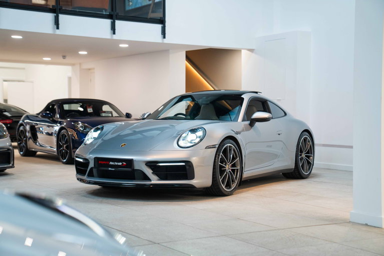Porsche 992 Carrera 4S