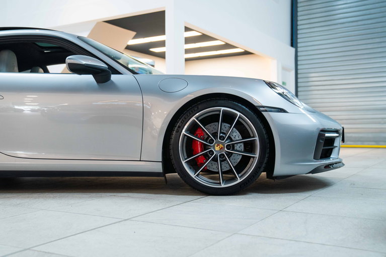Porsche 992 Carrera 4S