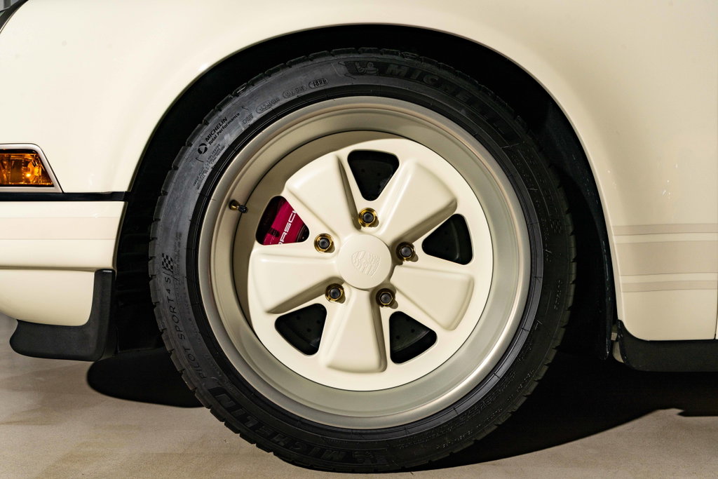 Porsche 911 Reimagined by Singer