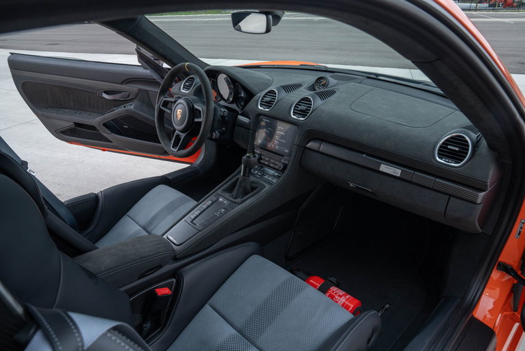 Porsche 718 Cayman GT4 RS