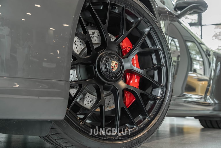 Porsche 991 Carrera 4 GTS