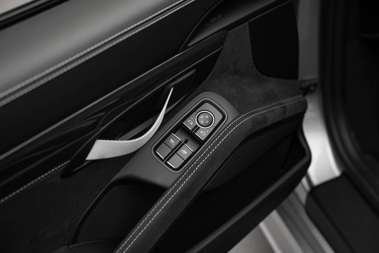 Porsche 718 Cayman GT4