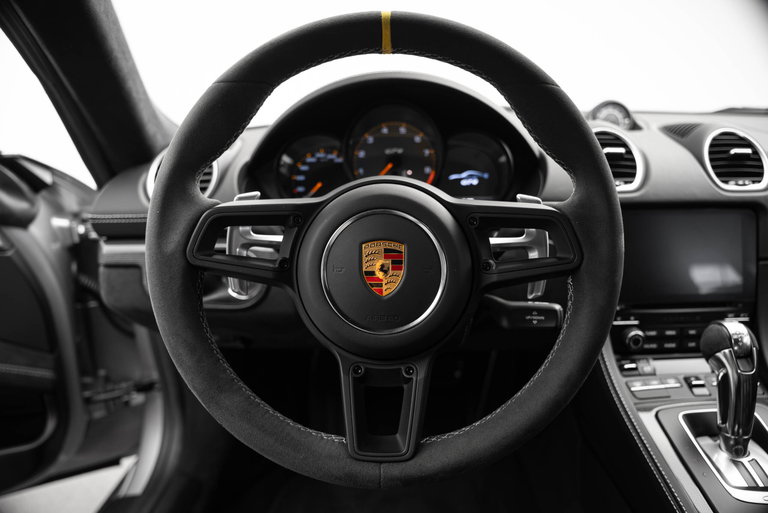 Porsche 718 Cayman GT4