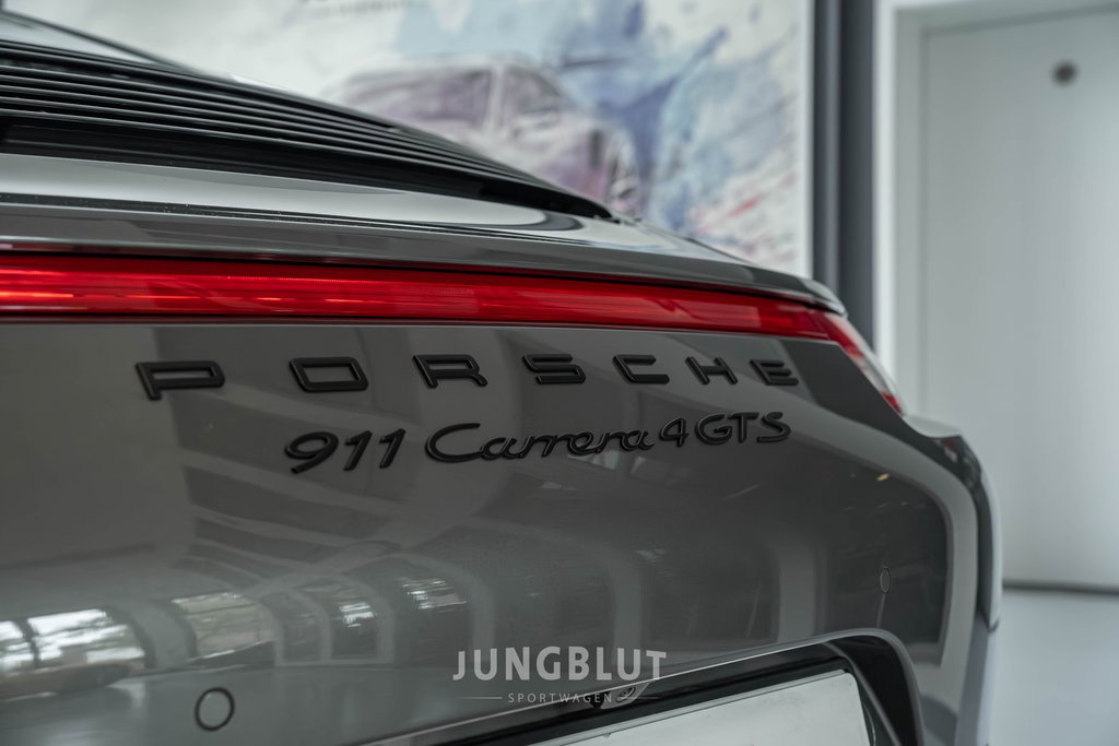 Porsche 991 Carrera 4 GTS