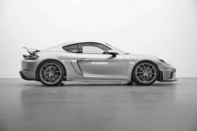 Porsche 718 Cayman GT4