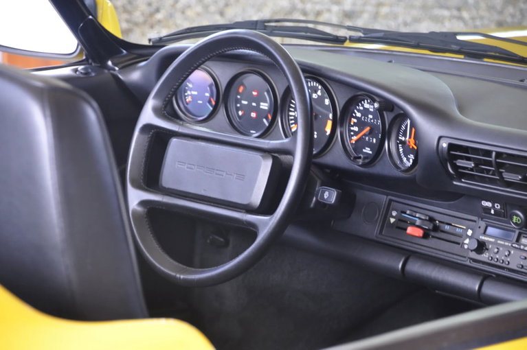 Porsche 911 Carrera 3.2 Speedster