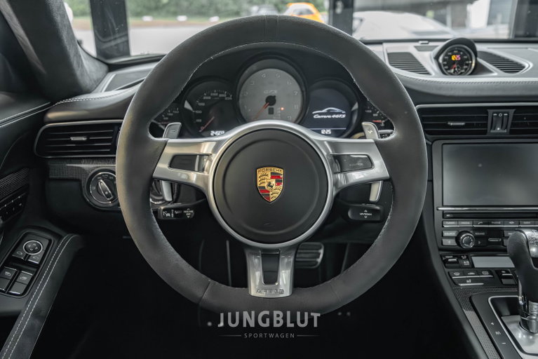 Porsche 991 Carrera 4 GTS