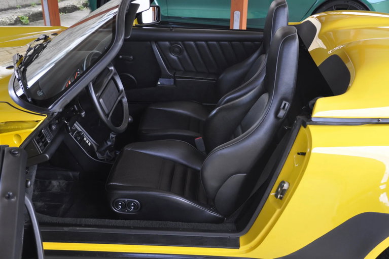 Porsche 911 Carrera 3.2 Speedster
