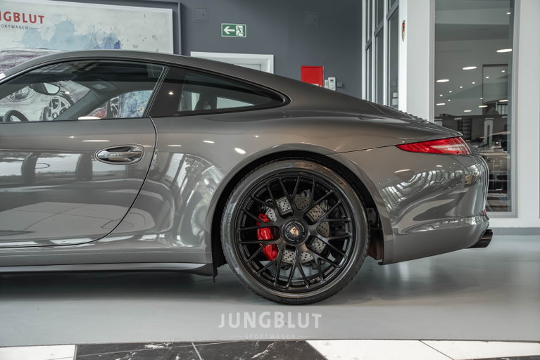 Porsche 991 Carrera 4 GTS