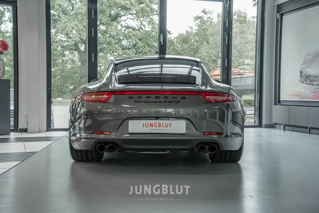 Porsche 991 Carrera 4 GTS