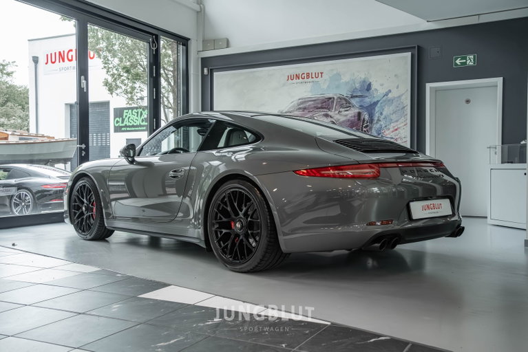 Porsche 991 Carrera 4 GTS