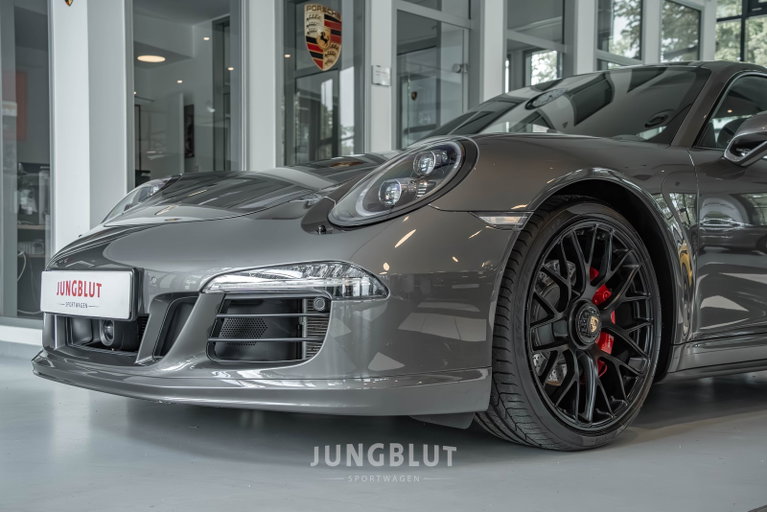 Porsche 991 Carrera 4 GTS