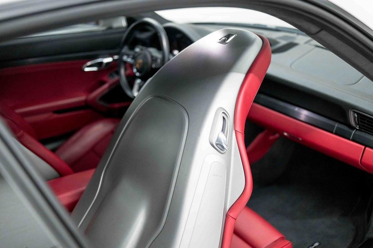 Porsche 991.2 Carrera GTS
