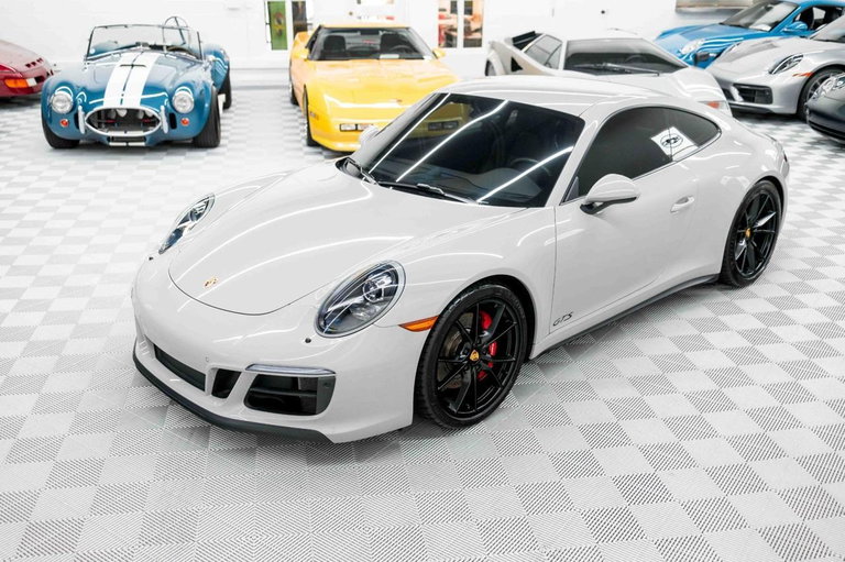 Porsche 991.2 Carrera GTS