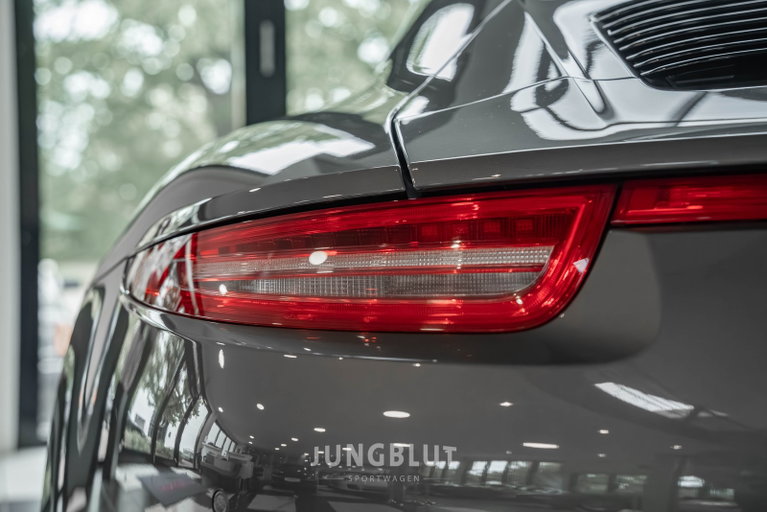 Porsche 991 Carrera 4 GTS