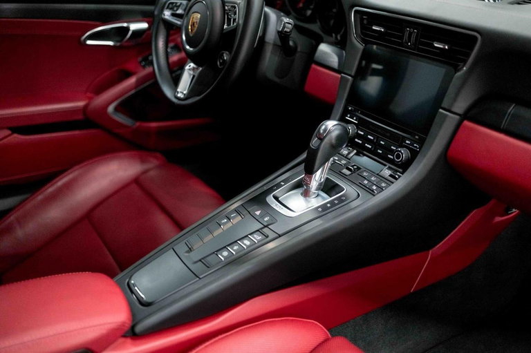 Porsche 991.2 Carrera GTS