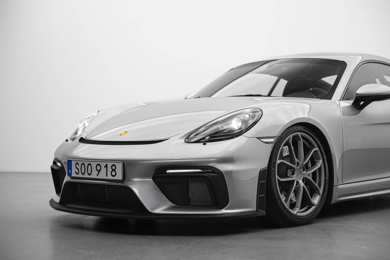 Porsche 718 Cayman GT4