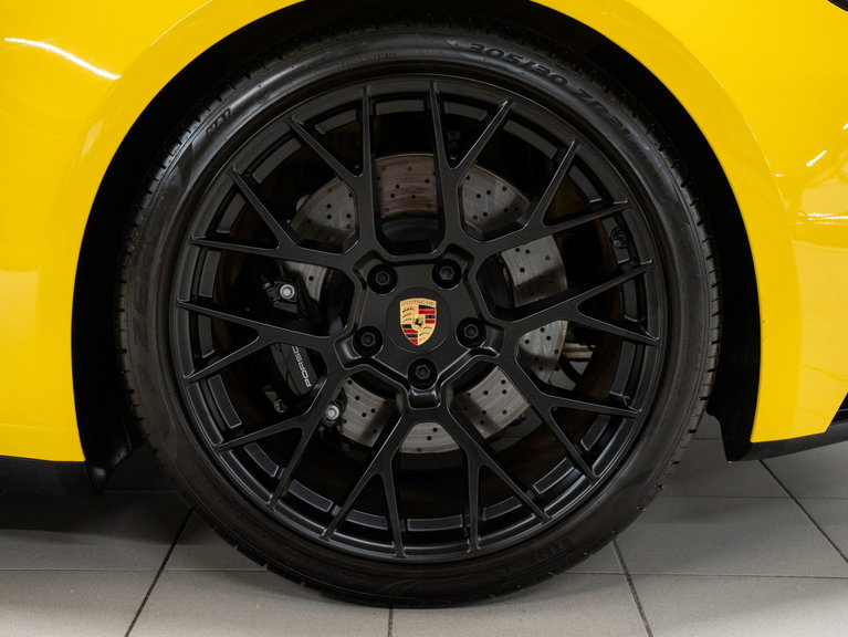 Porsche 992 Carrera GTS