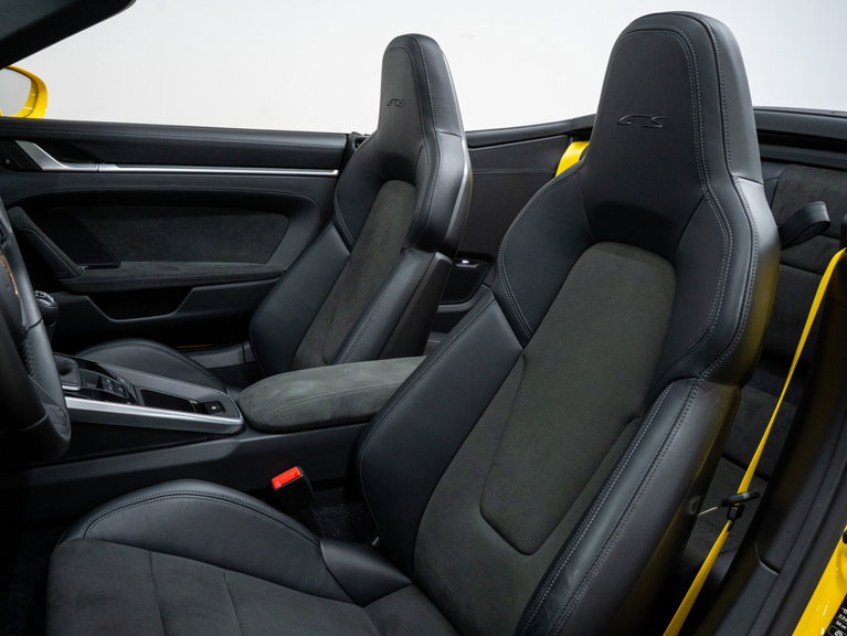 Porsche 992 Carrera GTS