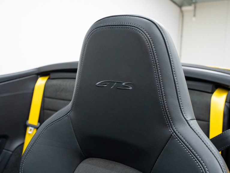 Porsche 992 Carrera GTS