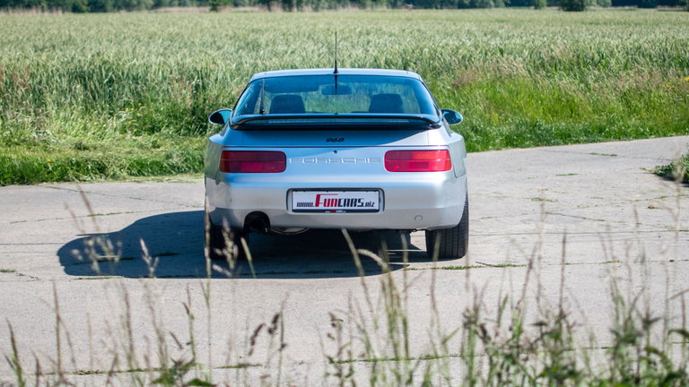 Porsche 968