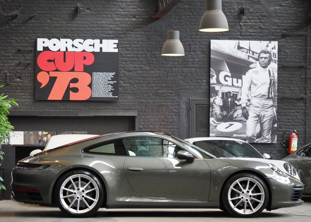 Porsche 992 Carrera