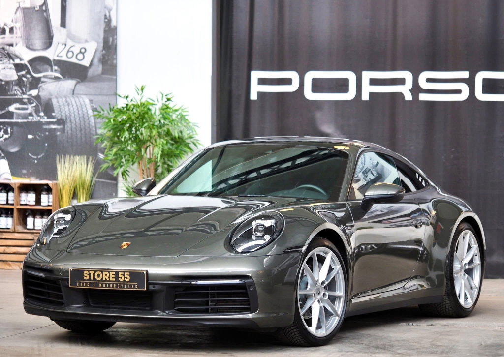 Porsche 992 Carrera