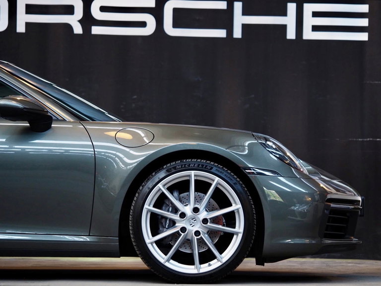 Porsche 992 Carrera